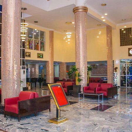 Conference Hotel , 아베오쿠타 외부 사진