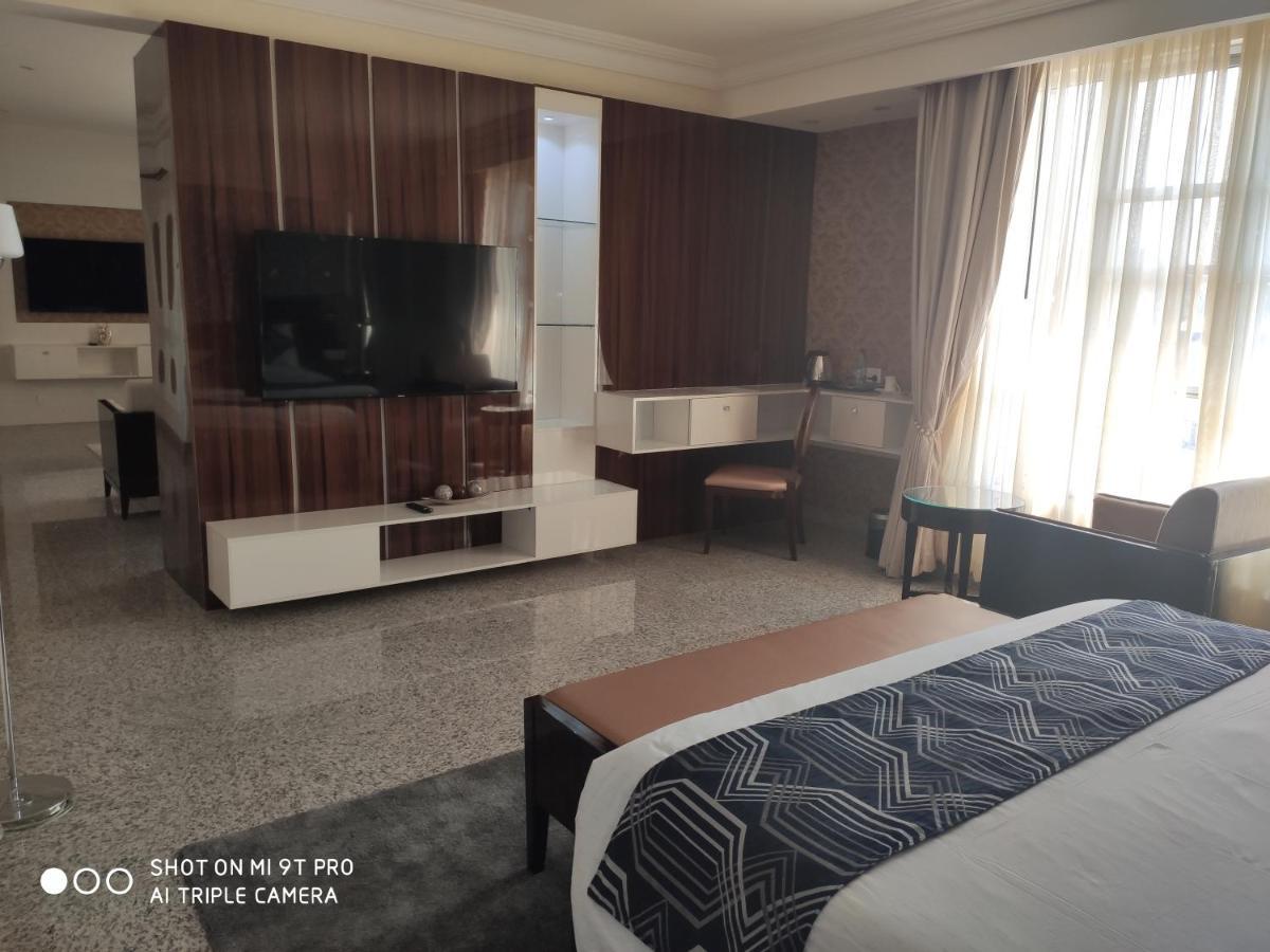 Conference Hotel , 아베오쿠타 외부 사진